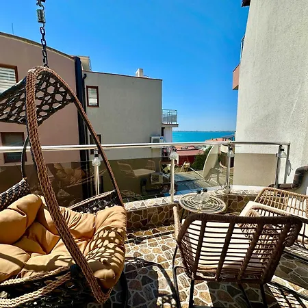 Comfortable 2 Bedroom In Sirena By Menada Apartmán