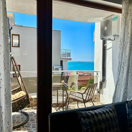 Comfortable 2 Bedroom In Sirena By Menada