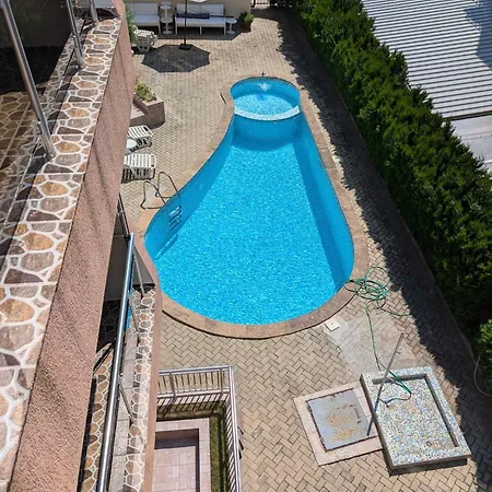 Comfortable 2 Bedroom In Sirena By Menada * 圣弗拉斯