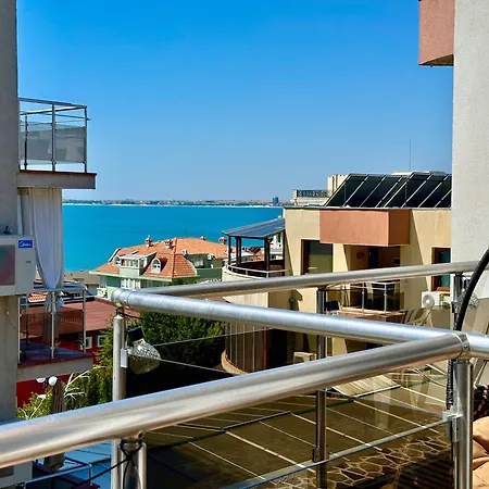 Comfortable 2 Bedroom In Sirena By Menada Apartmán